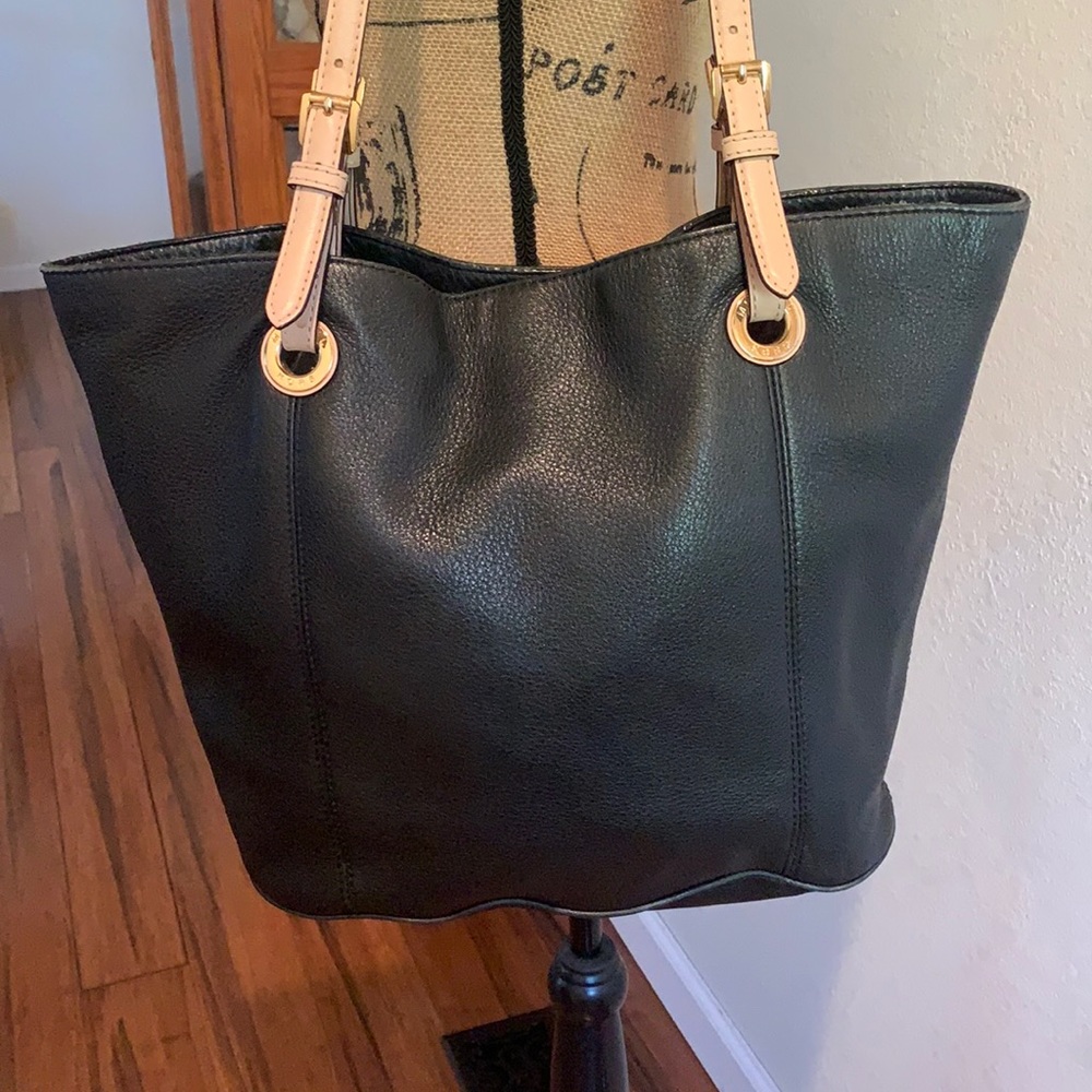Sale!!! Michael Kors tote